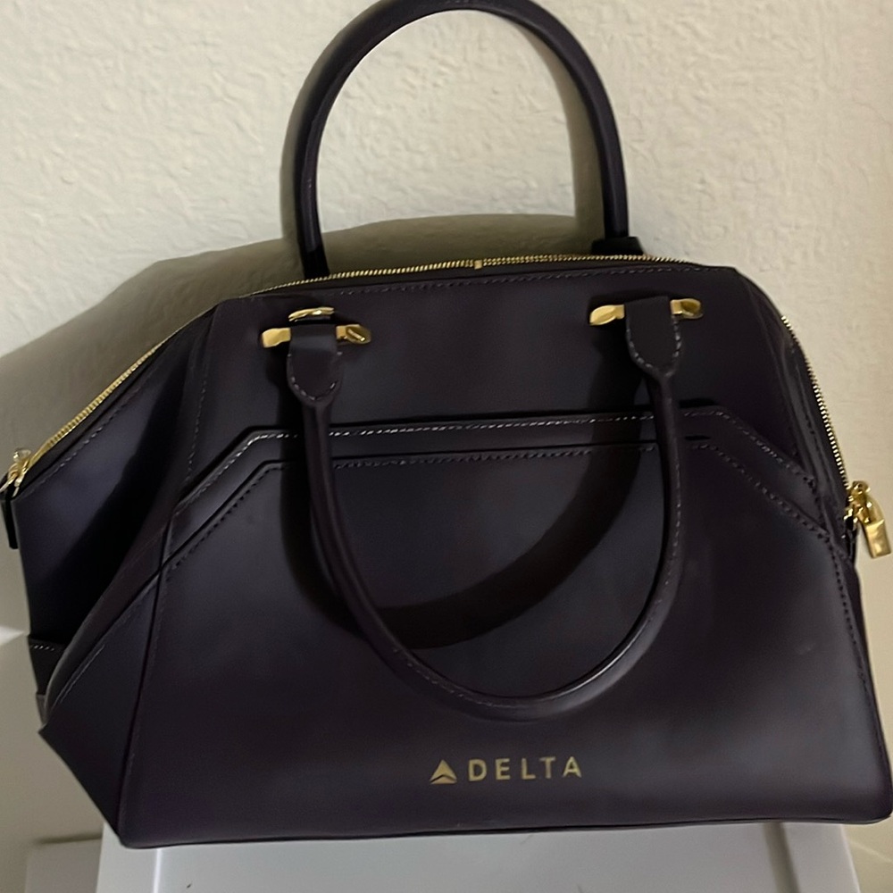 EUC Zac Posen Passport Plum Purse/Handbag Exclusive for Delta Airlines